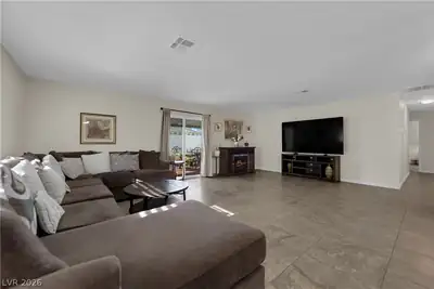 5280 Vicksburg Avenue, Las Vegas, NV 89122 Living Room