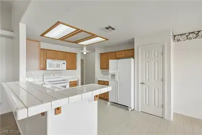 401 Arapahoe Street, Pahrump, NV 89048 Kitchen