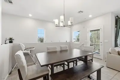 2861 Sunflower Days Avenue 2142 Dining Area
