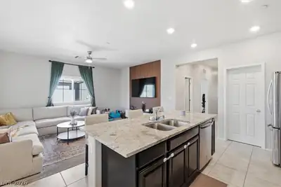 2861 Sunflower Days Avenue 2142 Kitchen