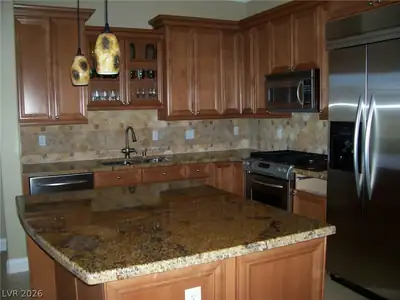 6 Via Vasari 104, Henderson, NV 89011 Kitchen