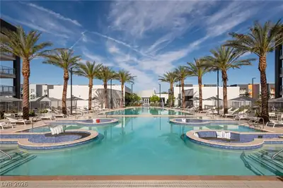 11055 Las Vegas Boulevard 2002 Pool