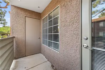 2111 Sealion Drive 106 Patio