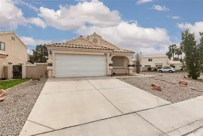 352 Lander Drive, Henderson