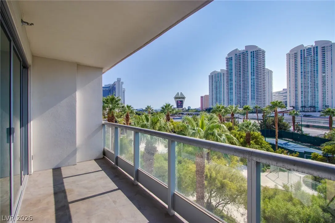 222 Karen Avenue 306