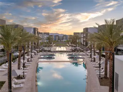 11055 Las Vegas Boulevard 3002 Pool