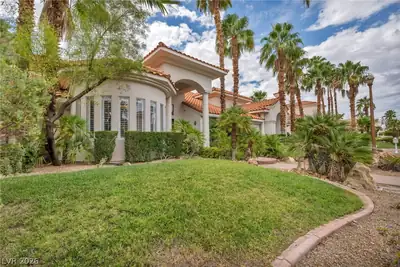 8113 Sapphire Bay Circle, Las Vegas, NV 89128 Front of Structure