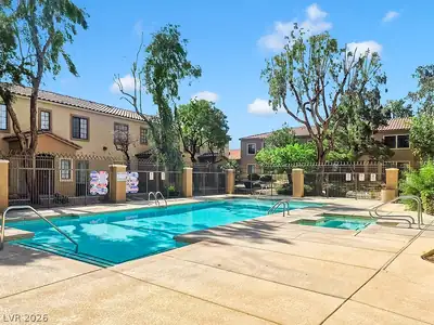 2111 Hussium Hills Street 202 Pool