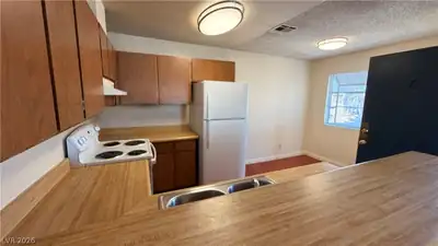 2754 Aarondavid Drive, Las Vegas, NV 89121 Kitchen