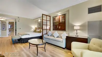 135 East HARMON Avenue 904, Las Vegas, NV 89109 Bedroom