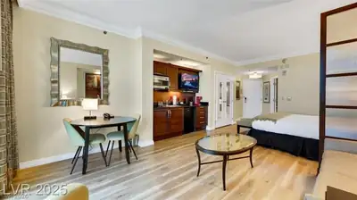 135 East HARMON Avenue 904, Las Vegas, NV 89109 Bedroom