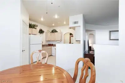 6480 Annie Oakley Drive 511 Dining Area