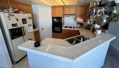 3316 Diego Bay Circle, Las Vegas, NV 89117 Kitchen