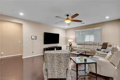 3905 Vincelli Avenue, North Las Vegas, NV 89031 Living Room