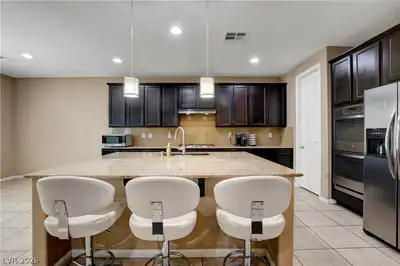 3905 Vincelli Avenue, North Las Vegas, NV 89031 Kitchen