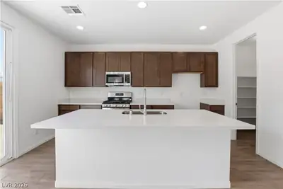 7468 Proctor Street, Las Vegas, NV 89120 Kitchen