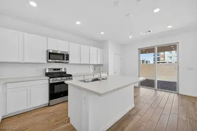 113 Tardando Avenue, Henderson, NV 89015 Kitchen