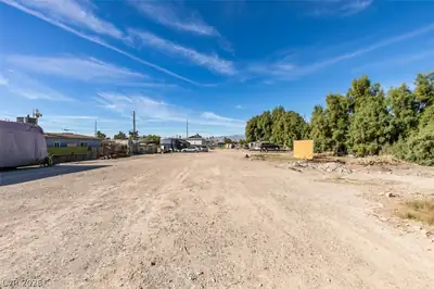 2294 North Pecos Road Community