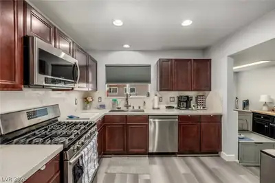 5204 Holmby Avenue, Las Vegas, NV 89146 Kitchen