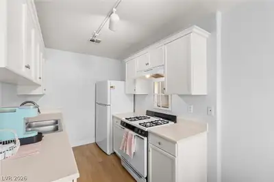 5330 East Charleston Boulevard 35 Kitchen