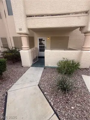 928 Rockview Drive 101 Entry