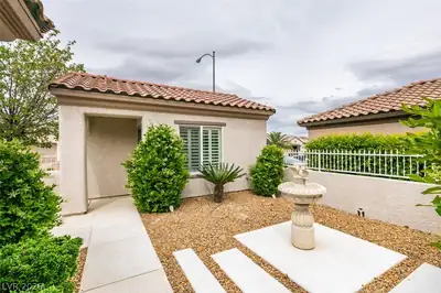 2150 Clearwater Lake Drive, Henderson, NV 89044 Courtyard