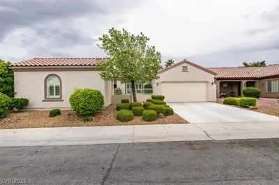 2150 Clearwater Lake Drive, Henderson, NV 89044 Front of Structure