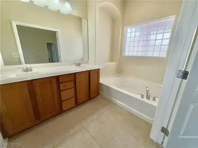 1169 Via Piazza, Henderson, NV 89052 Primary Bathroom