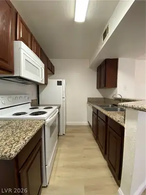 5174 South Jones Boulevard 207 Kitchen