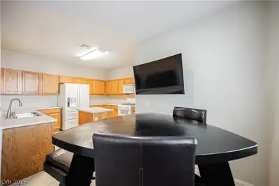 6682 Higger Tor Avenue, Las Vegas, NV 89139 Kitchen