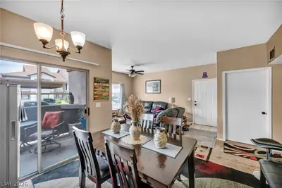 45 Maleena Mesa Street 1413 Dining Area