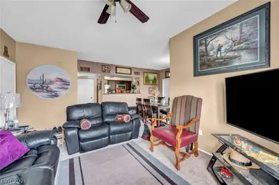 45 Maleena Mesa Street 1413 Living Room