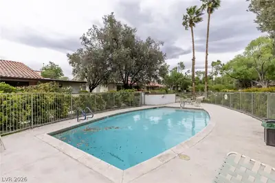 2795 San Martin Court, Las Vegas, NV 89121 Pool