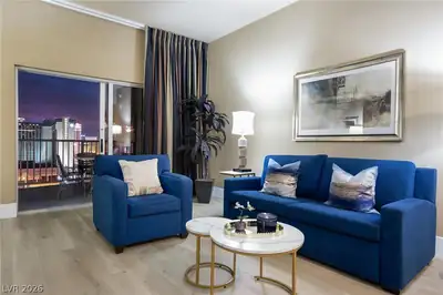 211 East Flamingo Road 1617 Living Room