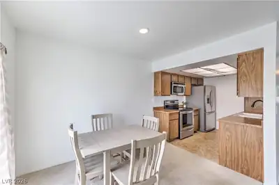 1101 Willow Tree Drive D Dining Area