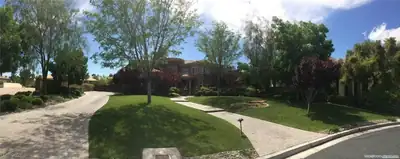 8741 Newport Isle Court, Las Vegas