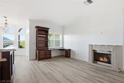 19 Strada Di Circolo - Living Room