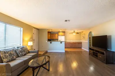 1400 Santa Margarita Street B Living Room