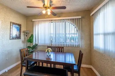 1400 Santa Margarita Street B Dining Area