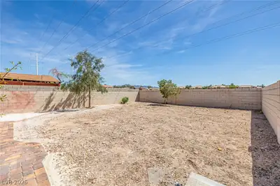 1043 Silver Creek Avenue, Las Vegas, NV 89183 Yard