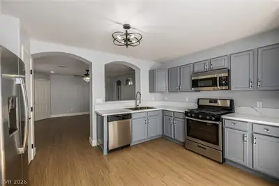 1043 Silver Creek Avenue, Las Vegas, NV 89183 Kitchen