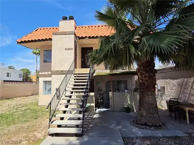 2721 Eldora Circle, Las Vegas, NV 89146 Side of Structure