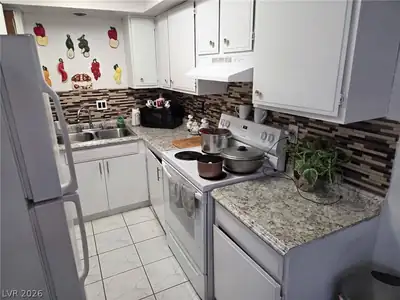 2721 Eldora Circle, Las Vegas, NV 89146 Kitchen