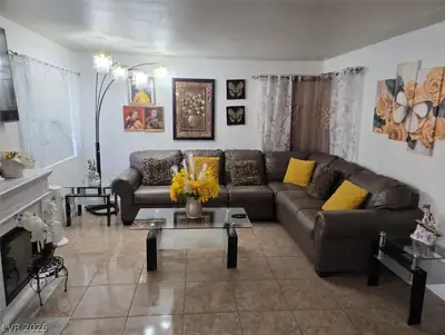 2721 Eldora Circle, Las Vegas, NV 89146 Living Room