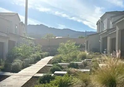 6150 Foxes Dale Street, Las Vegas, NV 89166 Yard