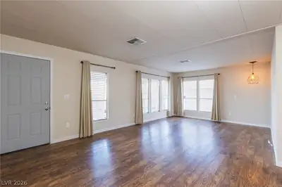 4557 Royal Ridge Boulevard, Las Vegas, NV 89103 Living Room