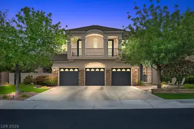 9521 Queen Charlotte Drive Las Vegas, NV 89145