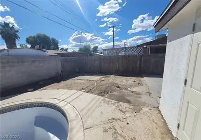 3749 Ponderosa Avenue, Las Vegas, NV 89115 Patio