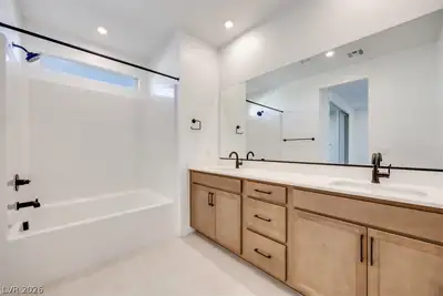 11940 Glide Reflection Avenue, Las Vegas, NV 89138 Primary Bathroom