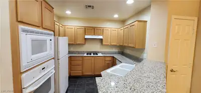 27 East AGATE Avenue 209, Las Vegas, NV 89123 Kitchen